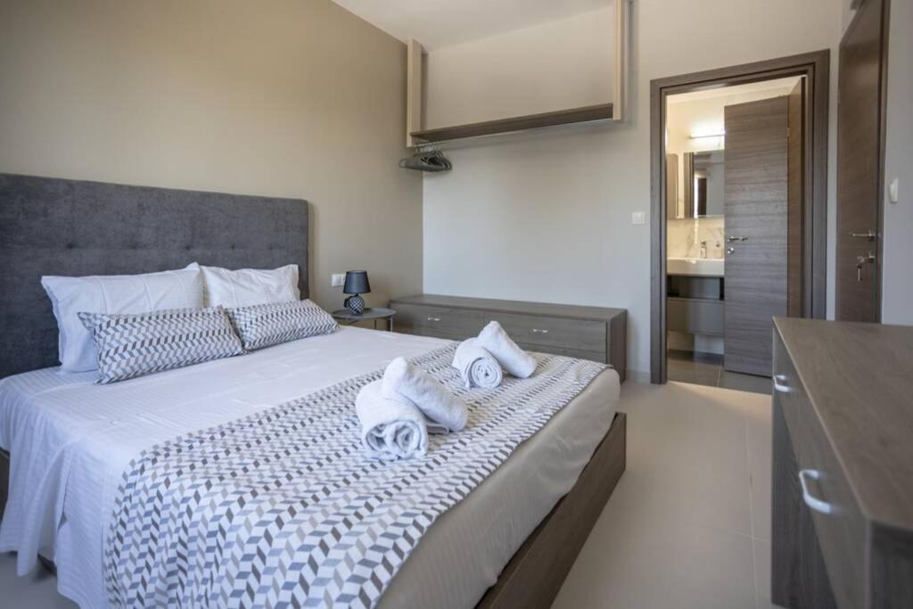 Mela Luxury Apartments Maroulas ภายนอก รูปภาพ