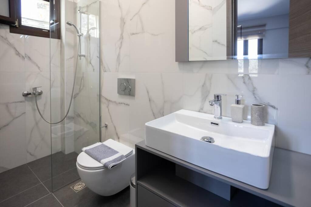 Mela Luxury Apartments Maroulas ภายนอก รูปภาพ