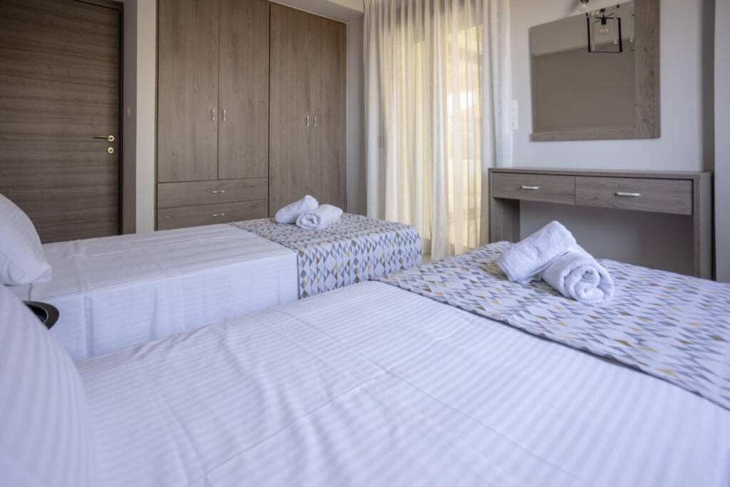 Mela Luxury Apartments Maroulas ภายนอก รูปภาพ