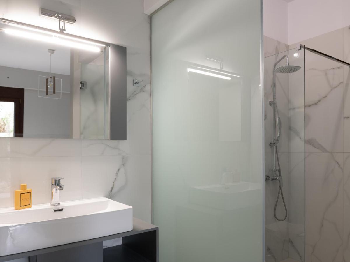 Mela Luxury Apartments Maroulas ภายนอก รูปภาพ